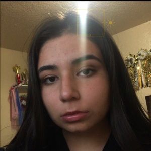 Meet your Posher, Alexia